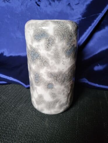 Donji delovi trenerke: Vaza nova rucno oslikana pa glazirana iz 80ih. Nova vaza,sve na vazi — 4