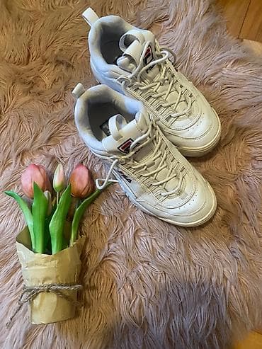 kožne klompe: Fila original kozne patike 3500 din plus poklon gratis — 2