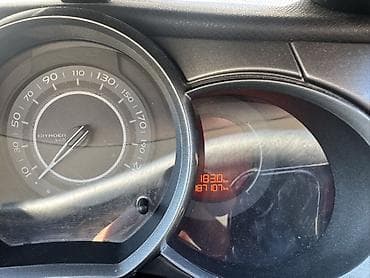 pancevo polovni automobili: Citroën C3, crna boja, hečbek 5 vrata. Ključne karakteristike: - — 4