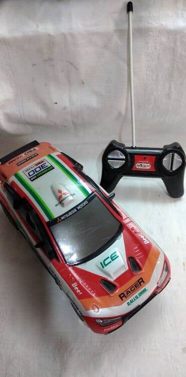 robot na daljinski: Na daljinski Mitsubishi Racer,27 mHz,1:18 (28 cm) svetli napred, bez — 1