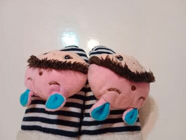 polovni kostimi za maskenbal za decu: Rukavice za devojčice 
Veličina 5 godina
Cena 400 din — 2