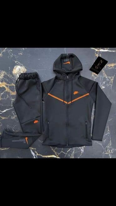 Muske komplet trenerke samo 4400 din
Velicine M, L, XL, XXL