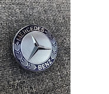 MERCEDES logo za haubu 57 mm
Potpuno novo, nekorišćeno na lalafo.rs MERCEDES logo za haubu 57 mm
Potpuno novo, nekorišćeno