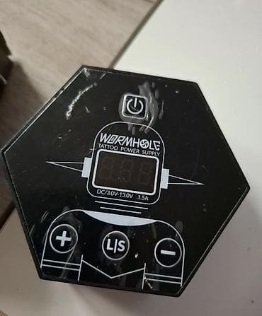 ugaone garniture nis: Wormhole Tattoo napajanje – digitalni izvor napona za tetovažerske — 1