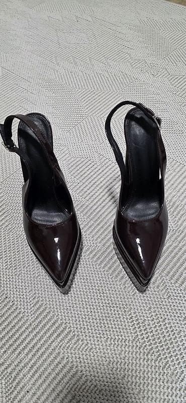 cloud 9 cipele: Potpuno nove,br.39 Lakirane ženske cipele na platformu sa otvorenom — 1