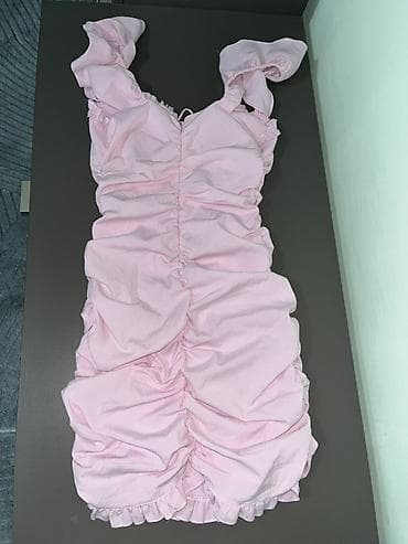 Personal Items: Ružičasta mini haljina sa nabranim efektom - Model: mini dužina — 2