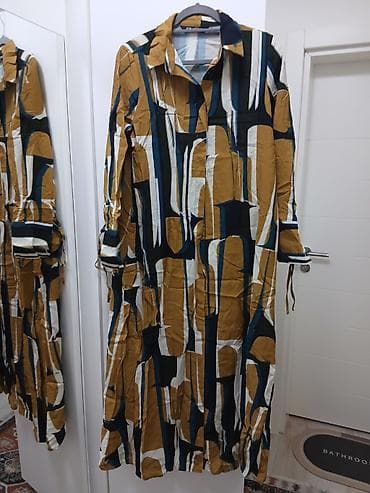 Dugačke ženske haljine – 2 modela 1) Košulja-haljina sa apstraktnim