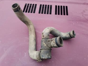 univerzalni termostat za auto: Termostat sa crevima Lada 2121 Niva br.3. Polovno, očuvano. Skinuto sa — 10