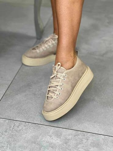 clara barson cipele: Cena:4390din
Br 36-40
Peta9cm — 1