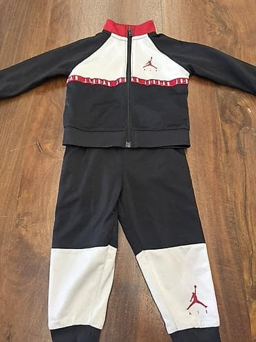 Dečiji Nike Jordan komplet trenerke (gornji deo + donji deo) -