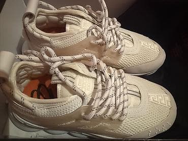 Na prodaju Versace Chain Reaction White – A1 kopija Broj 40 Prodajem na lalafo.rs Na prodaju Versace Chain Reaction White – A1 kopija Broj 40 Prodajem
