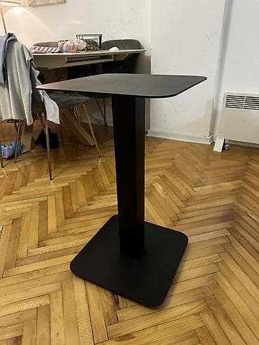 barski sto forma ideale: Metalni bistro sto – kvadratna ploča - Materijal: čelik (gornja — 2