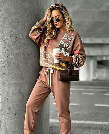 poslala: 08. Koliko su savršene💕
Komplet trenerka 
S M L XL
3.800 dinara H — 2