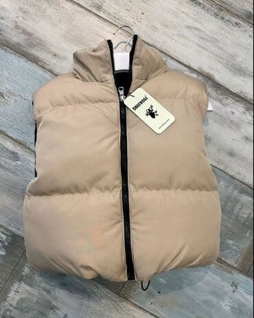 trapstar prsluk: Prsluk crno krem i maslinasto crni
2600din
S m l — 1