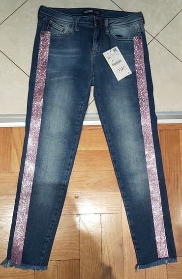 push up pantalone: Zara farmerke . S velicina. Moze i xs. Sa strane uz ivicu je ranfla sa — 2