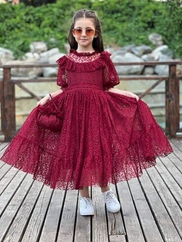 Odmah dostupne haljinice za princezice od 5 do 10 godina u kompletu sa