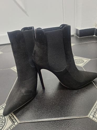 metro ženske tašne: Polu cizmice br 39, bukvalno nove. prelepe, odlicno izgledaju na — 3