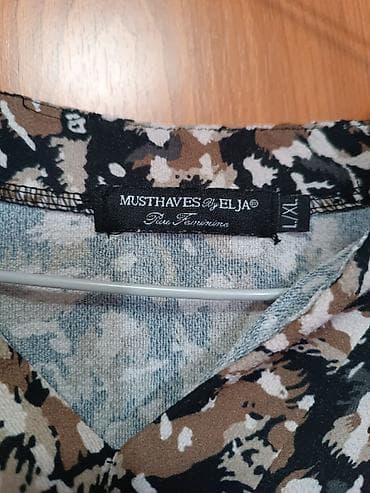 pull and bear majice: Ženska bluza - Model: dugačak rukav sa blagim volanom/ranflom na — 3