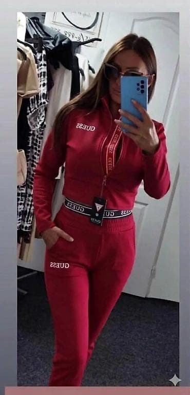 Gornji i donji deo: Ženski komplet – dukserica sa rajsferšlusom i trenerka GUESS - — 3