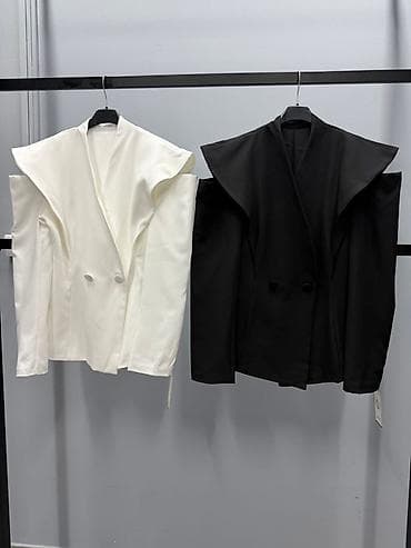 esprit beograd: Cena 3300 di. 
S M L XL 2XL — 2