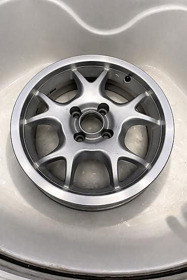 Aluminijumske felne – 15 inča, višekrak dizajn - Dimenzija: 15" -