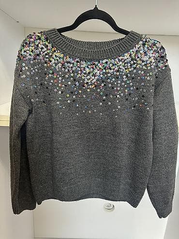 Sivi ženski džemper sa šljokicama S - Model: ravnog kroja, duži na lalafo.rs Sivi ženski džemper sa šljokicama S - Model: ravnog kroja, duži