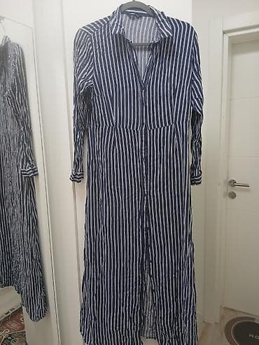 Haljine: Plavo-bela prugasta košulja-haljina - Model: duga košulja-haljina sa — 1