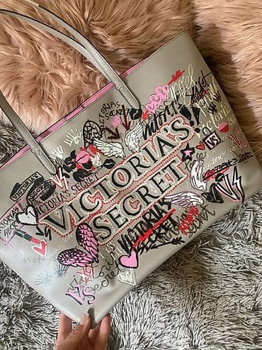 Victorias Secret original kozna torba akcija 3000 din plus poklon na lalafo.rs Victorias Secret original kozna torba akcija 3000 din plus poklon