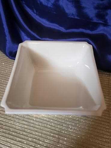 staklene cinije sa poklopcem: Cinija nova porcelanska 1999g.Rucno oslikana pa glazirana. Lux — 9