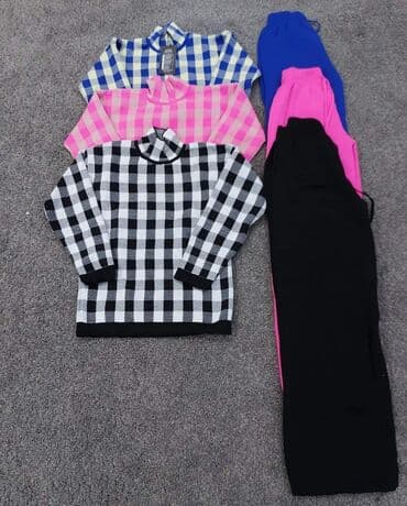 luna kompleti: Komplet 1700din
Dostupne boje sa slika — 1