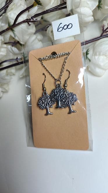 levis naocare za sunce: Set nakita – drvo života, srebrne boje - Sastav: ogrlica sa lančićem — 1