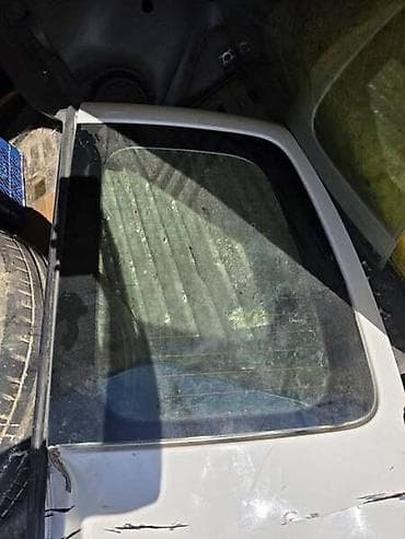 passat cc delovi: ZADNJE DESNO STAKLO ZA VOLKSWAGEN CADDY OD 2004. DO 2010. GOD. | — 1