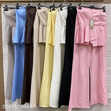 Sweatpants: Ženski elegantni komplet – top bez bretela i pantalone sa širokim — 6