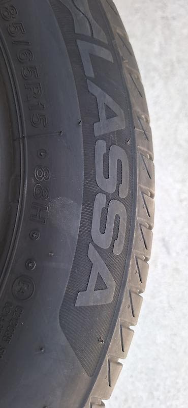 ms gume cena: 185 65 R15 Lassa. Prodajem 4kom polovne letnje auto gume dimenzije 185 — 7