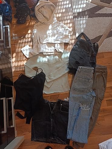 Lot S odece novo ili jednom noseno Zara, Puma itd Na fotografijama je na lalafo.rs Lot S odece novo ili jednom noseno Zara, Puma itd Na fotografijama je