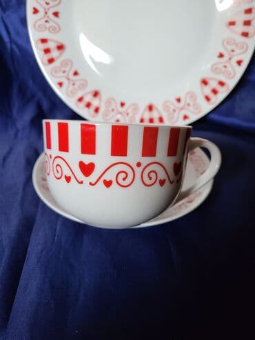 porcelanske solje za caj: Porcelanski nov set,servis za 4 osebe. Servis fabricki za 4 — 8