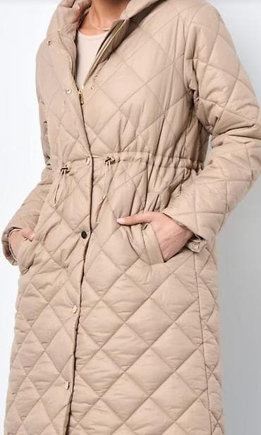 cameleon kaput: Sinsay ženska prošivena jakna sa kapuljačom - Model: Sinsay — 2