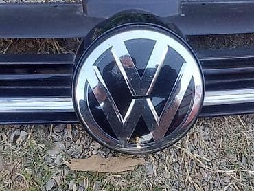 STAKLENI ZNAK I RADAR ZA VOLKSWAGEN GOLF 7 OD 2017. DO 2020. GOD. |