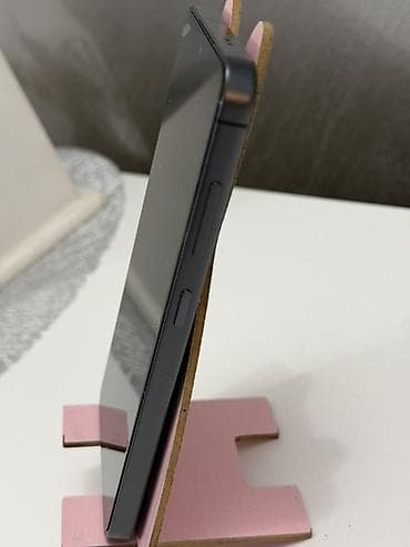morki beli: Samsung Galaxy S24 - Model: Galaxy S24 - Boja: crna/grafit (vidljivo — 4
