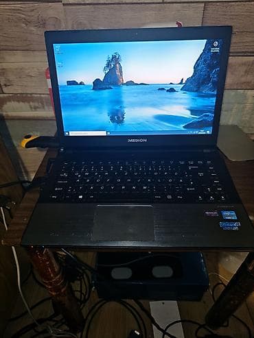 multimedia golf 5: Medion akoya 14 inca odlican i brz laptop radi kao munja istaliran — 1