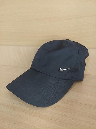 Kačket Nike Club Metal Swoosh heritage 86 u crnoj boji nov