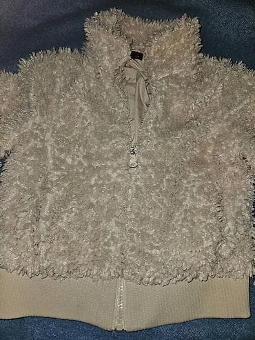 kaputi mona: Zara čupava bež jakna bundica u veličini xs. Bez mane, odlična — 2