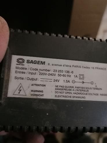 Računarska oprema: SAGEM napajanje/adapter - Model/Code: 23 253 136-6 - Ulaz: 220–240 — 1
