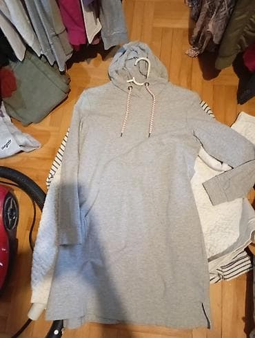 domaca kozna obuca: Akcija duksevi/bluze/prsluci/dzemperi.Sve po 200d — 10