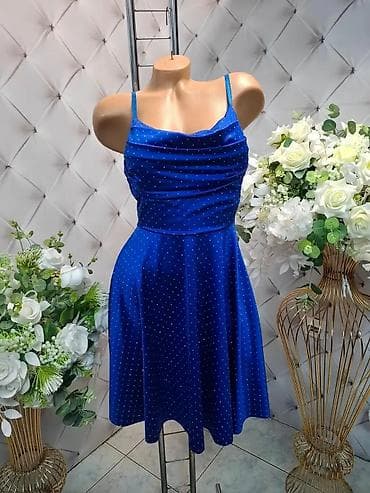 Haljine: Haljina na bretele sa sitnim tačkicama - Model: kratka haljina — 4