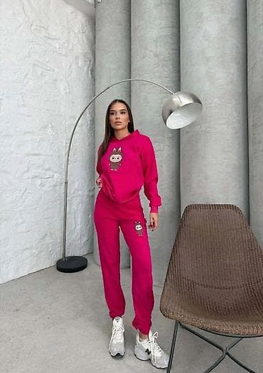 Lične stvari: Ženski komplet trenerke sa kapuljačom i printom nestašnog zeka. - — 4