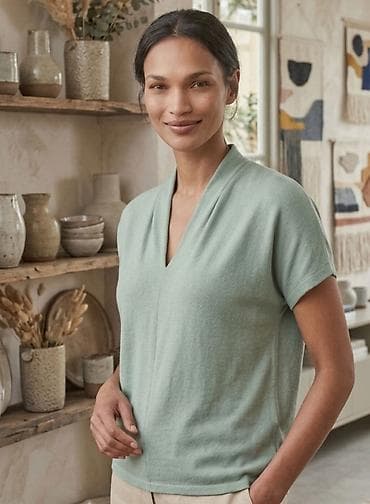 torba c: Ženska majica sa kratkim rukavima i V‑izrezom - Model: ležerna majica — 1