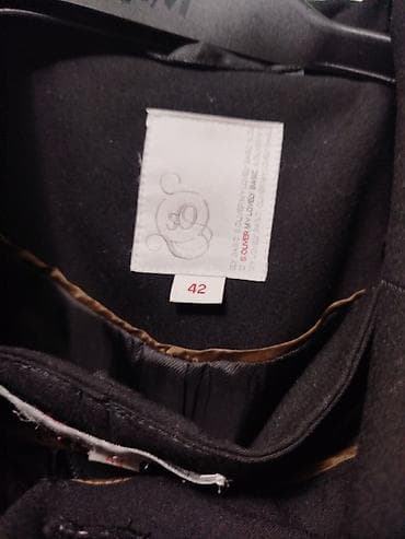 Overalls: Ženski poslovni komplet – sako i pantalone, crne boje. - Kroj — 5