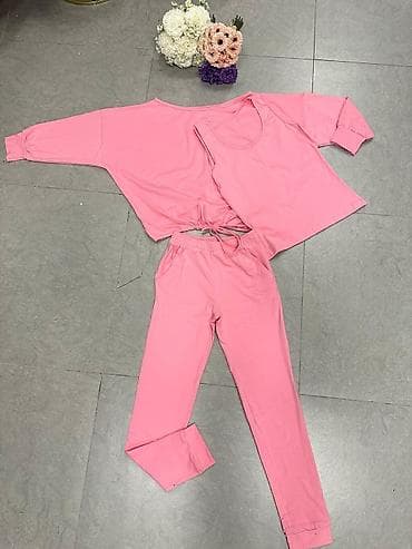 juicy couture komplet: #Komplet 3 u 1
Cena 2500
Uni vel.
V19 — 6