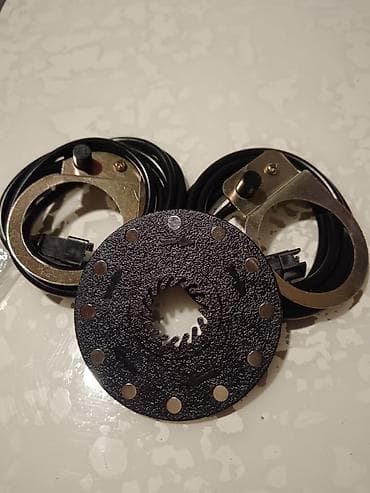 bicikla za decu od 10 godina: Bravica za bateriju elektricnog bicikla ili skutera sa dva kljuca. 20e — 3